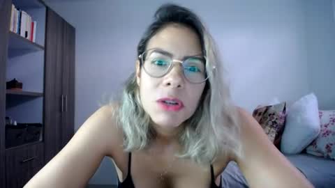 candydowson1 online show from July 17, 9:59 pm