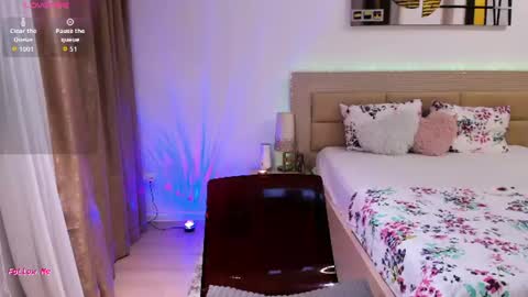 Ella online show from August 13, 10:24 pm