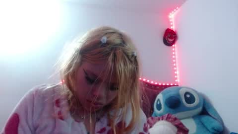 Candy Kane online show from August 12, 7:43 am