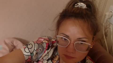 say meow and send tips  online show from June 18, 3:56 pm