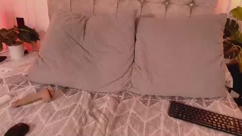 Candy online show from August 6, 3:44 pm