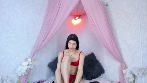 candyluxury_ online show from August 15, 12:31 pm