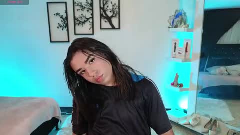 candyy_doll_ online show from August 5, 1:20 pm