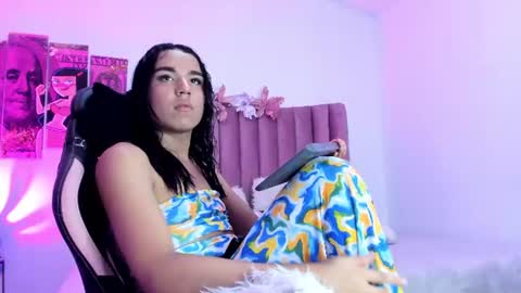 candyy_doll_ online show from August 6, 4:22 am