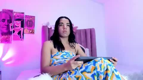 candyy_doll_ online show from August 6, 5:28 am