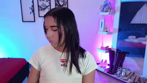 candyy_doll_ online show from August 12, 7:38 pm