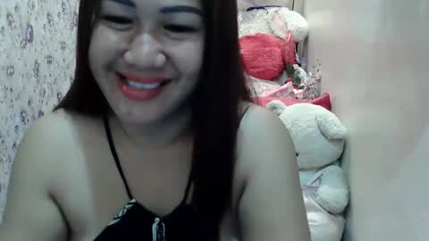 candyyonah03 online show from May 8, 9:50 pm