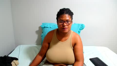 candyyumsaerolaxx online show from August 10, 5:25 pm