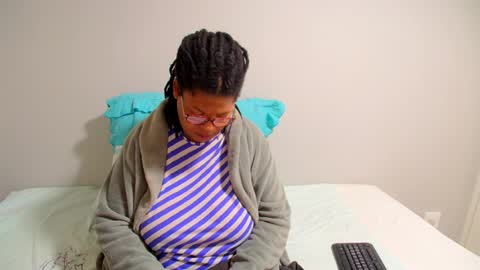 candyyumsaerolaxx online show from August 12, 6:05 am