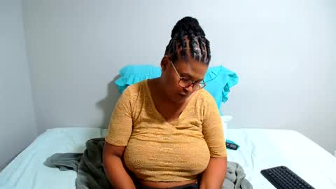 candyyumsaerolaxx online show from August 14, 6:55 pm