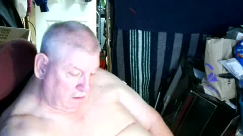 canoelicker69 online show from August 3, 7:43 pm