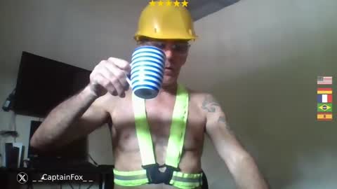captainfox_ online show from August 15, 2:32 pm