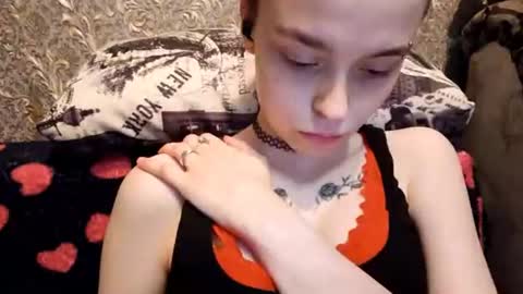 Sara online show from August 4, 5:54 pm