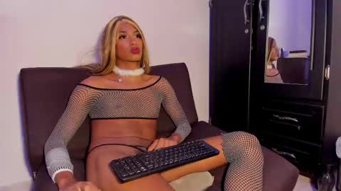 caramel_alex online show from April 30, 6:05 am