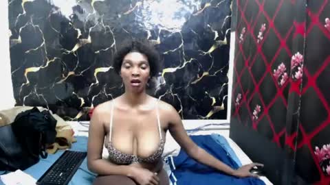 caramelminxx_ online show from August 10, 9:00 am