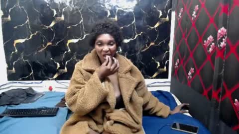 caramelminxx_ online show from August 12, 9:00 am
