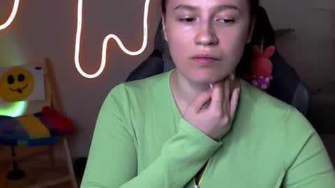 Mary online show from June 22, 1:01 pm