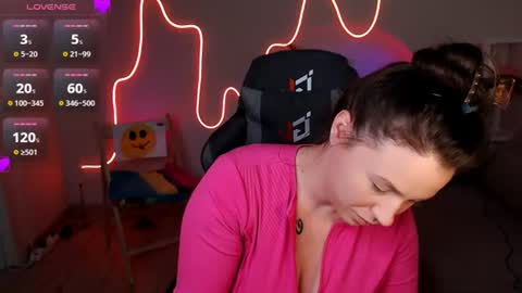 Mary online show from June 25, 1:36 pm