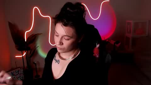 Mary online show from July 11, 5:52 pm
