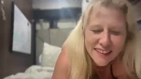 carebear5719 online show from June 27, 3:54 am