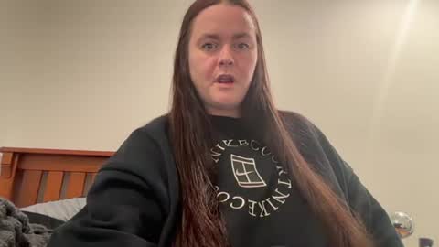 carinabro10 online show from July 9, 9:25 am