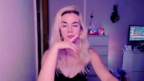 Carin online show from July 29, 3:19 pm
