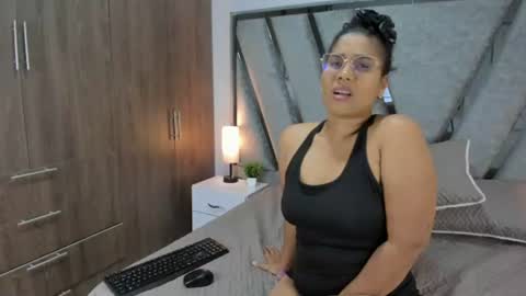 carla_fox__ online show from August 7, 10:32 pm