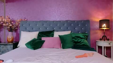 carlareys online show from August 13, 11:35 am