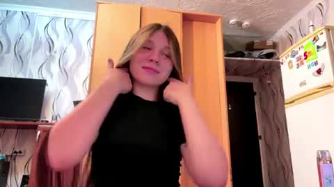 Sally online show from August 9, 2:07 pm
