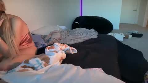 carlee online show from March 3, 12:51 am
