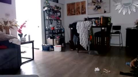 Carlie online show from August 2, 10:11 am
