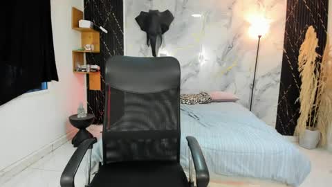 carlos online show from June 14, 1:19 pm
