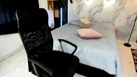 carlos online show from July 11, 5:41 pm