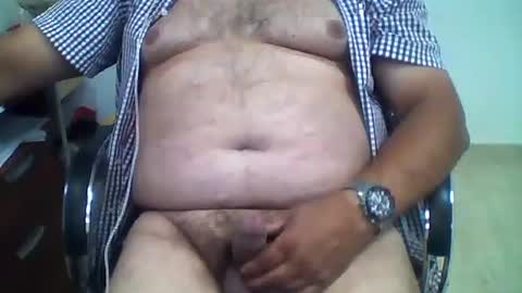 carlos8711 online show from August 3, 9:27 am