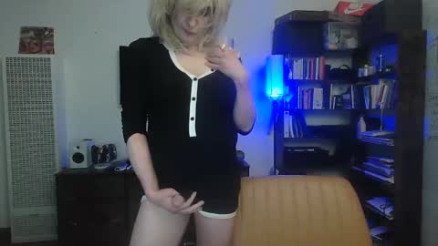 Samantha Foxey online show from April 8, 10:14 am