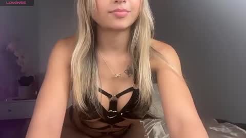 carmenxrose online show from August 6, 8:52 pm
