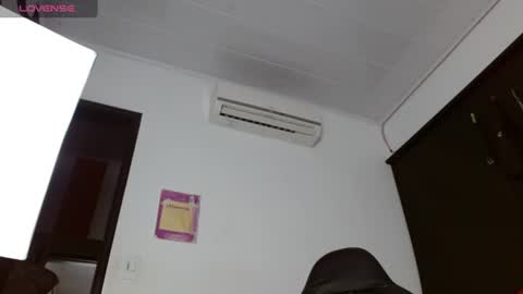 carolaine69_ online show from August 12, 3:58 pm