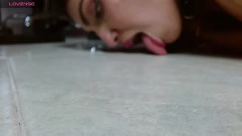 carolaine69_ online show from August 12, 6:10 pm