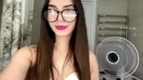 LinaLisa online show from August 8, 11:43 am