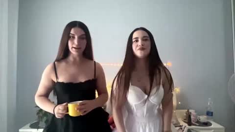 LinaLisa online show from August 15, 9:35 am