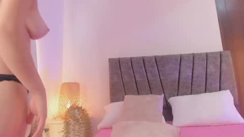 Carolaynee M online show from August 4, 5:21 pm