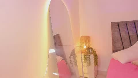 Carolaynee M online show from August 15, 2:32 pm