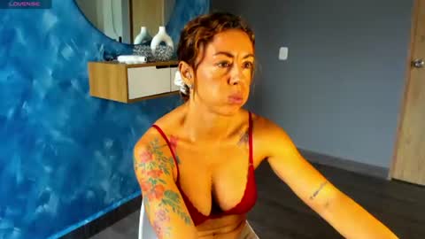 carolina_zaens online show from July 29, 1:18 pm