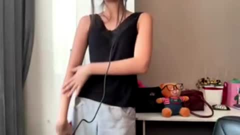 LIl online show from August 15, 12:42 pm