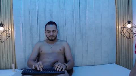 carolinaysebas online show from August 6, 3:22 pm