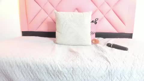 caroline daring online show from August 14, 2:32 pm