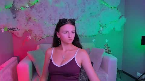 Caroline online show from September 3, 4:54 pm