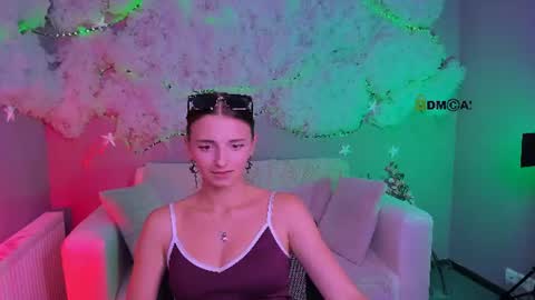 Caroline online show from September 3, 6:00 pm
