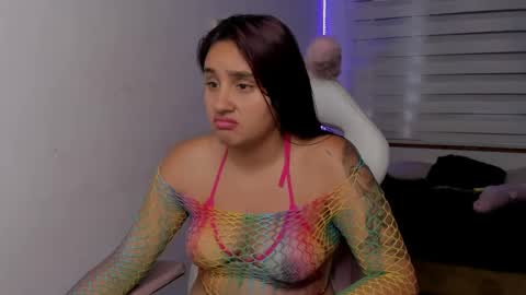 caroline_rodriguez_9 online show from August 6, 8:19 pm