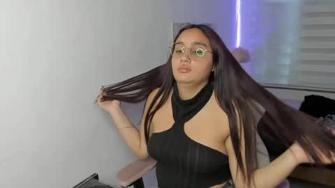 caroline_rodriguez_9 online show from August 10, 6:42 pm